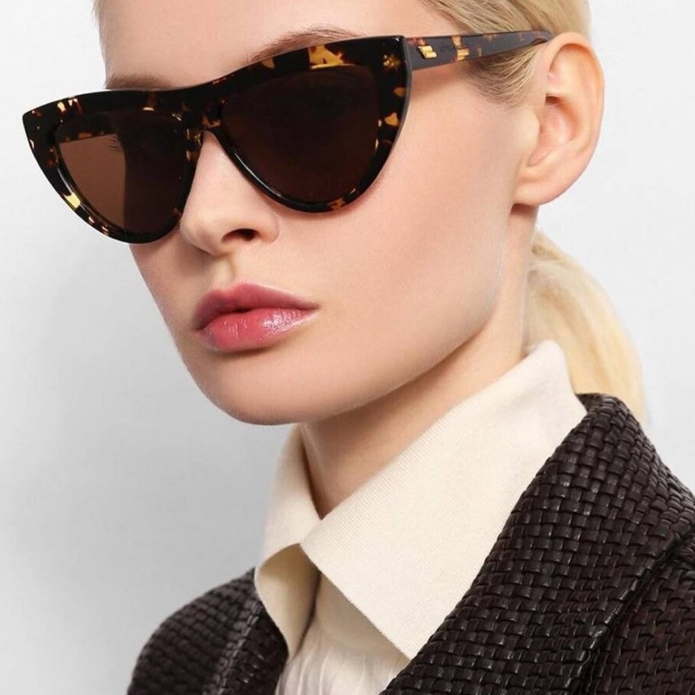 Bottega Veneta Tortoiseshell Cat-Eye Sunglasses. Brand new!! Never worn!